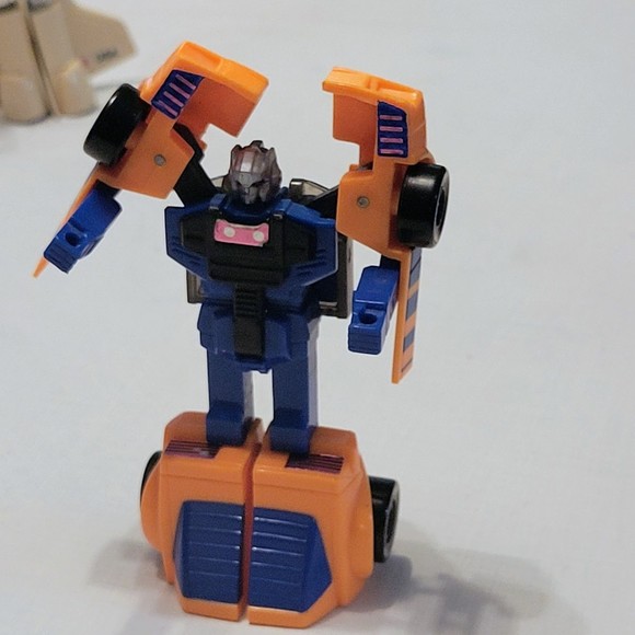 Vintage Transformers Windbreaker Autobot G2 1992 - Picture 2 of 11